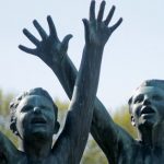 Vigeland-Sculpture-Park-armene-i-vaeret-Matjaz-Intihar