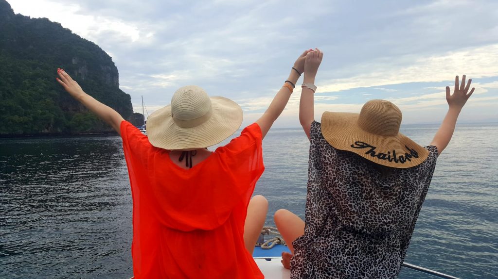 Clara Murphy and her friend Ella in Thailand