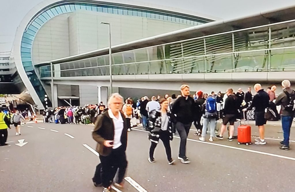 Dublin Airport Queue