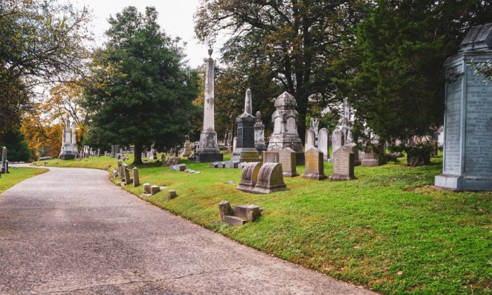 A road that runs through the Lauren Hill Cemetery in Philadelphia and you can see graves and this includes ornamental graves 